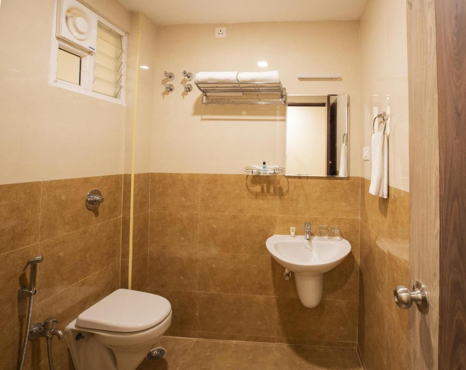 Hotel Ramtel Inn Madurai Bagian luar foto